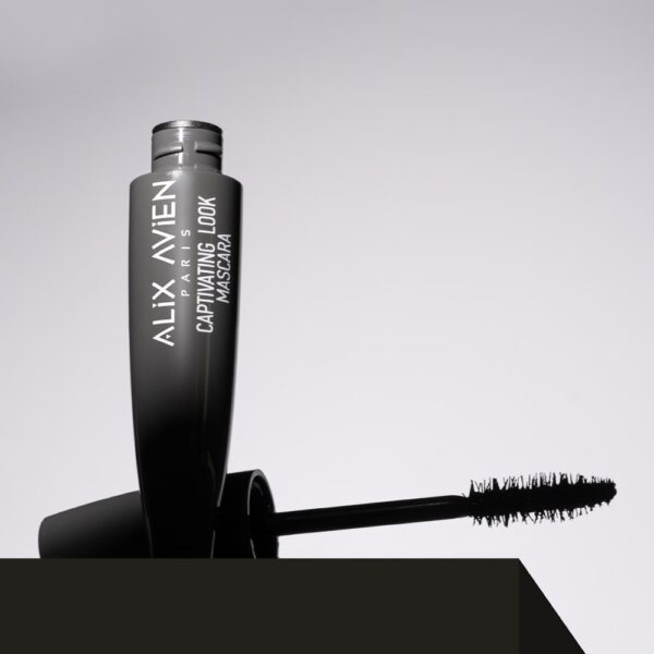 Captivating-Mascara-3-min_www.alixavien.com.co