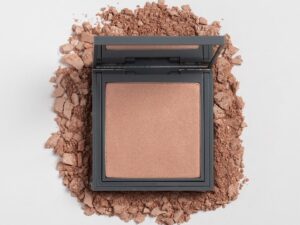 Highlighter-Gold-Concept-min_www.alixavien.com.co