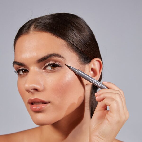 Ink-Liner-Model-min_www.alixavien.com.co