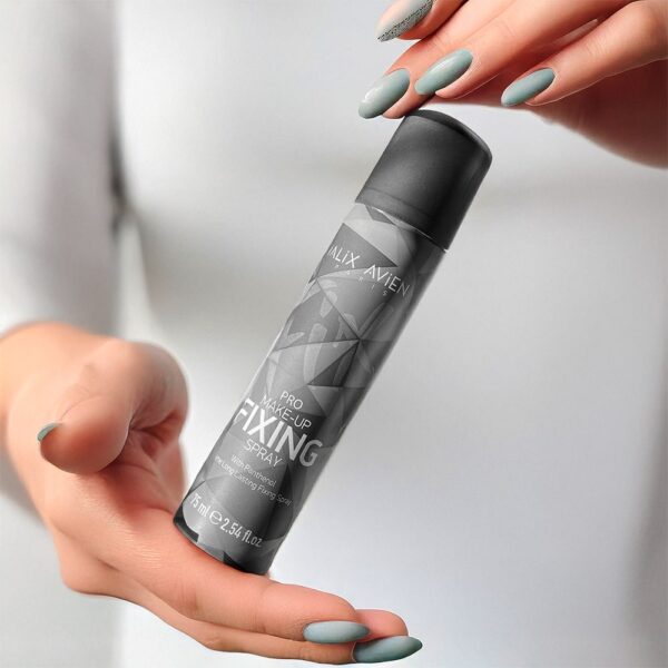 Make-Up-Fixing-Spray-75-ml-02-min_www.alixavien.com.co