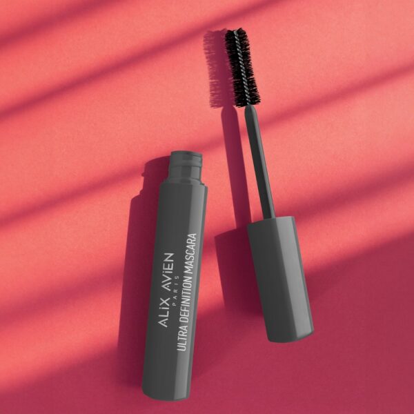 Ultra-Definition-Mascara-1-min_www.alixavien.com.co